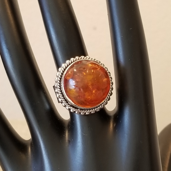 BEAUTIFUL RING NWOT - Picture 2 of 8